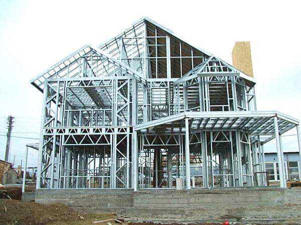 乌兰浩特钢结构建筑的腐蚀问题应该如何预防